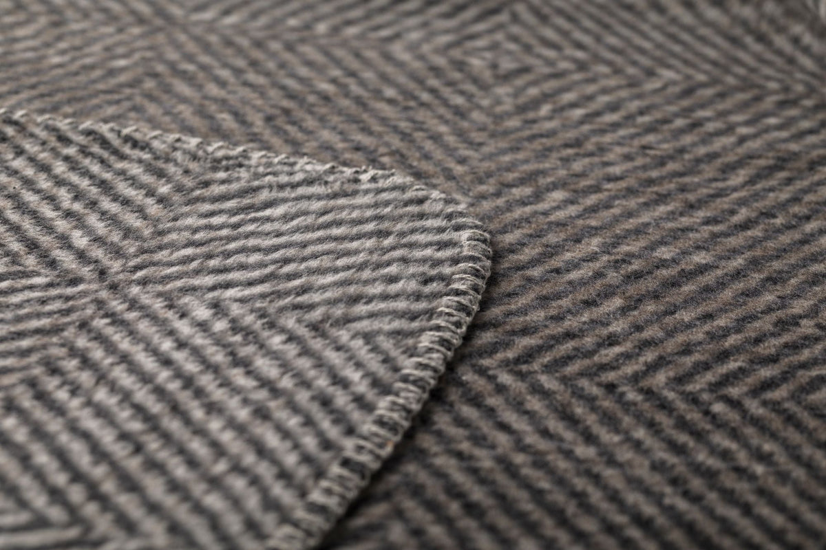 SAVONA Throw "Gradient Herringbone"