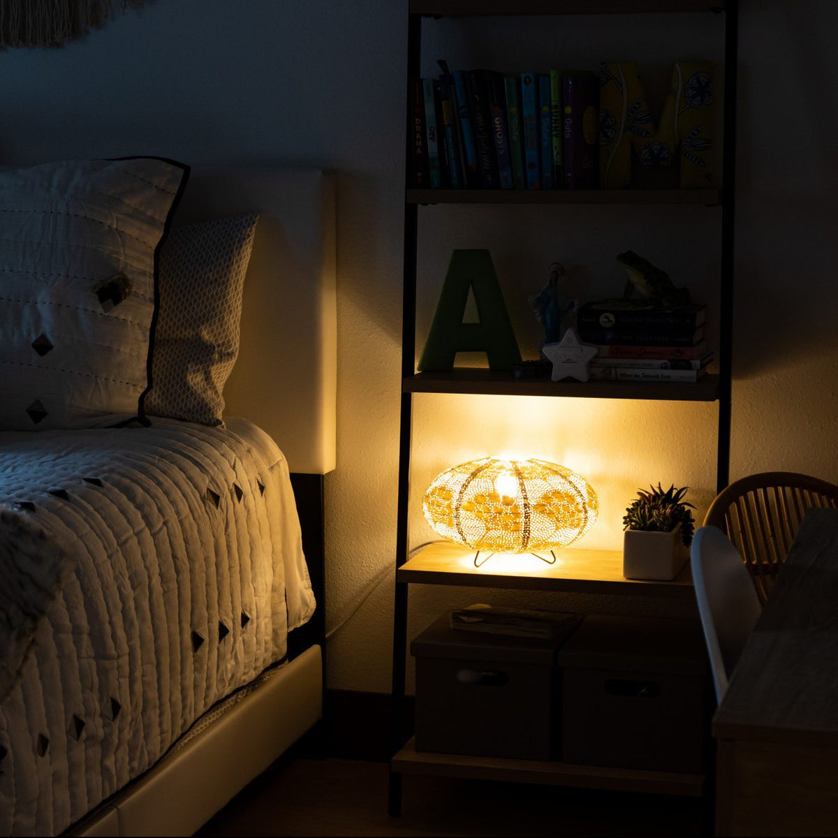 Soji Stella Solace Oval Yarrow Table Lamp