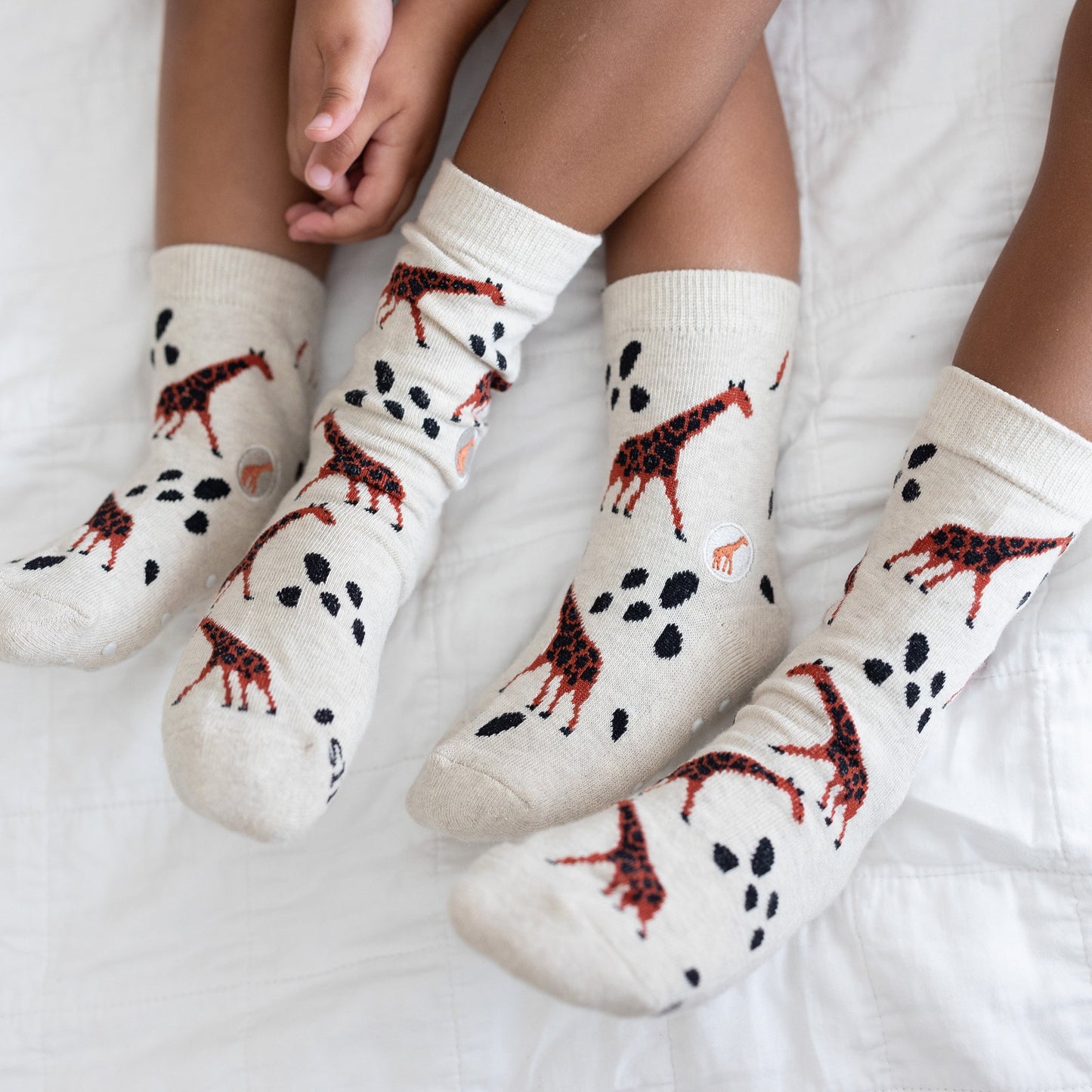 Kids Socks that Protect Giraffes - Osadia Concept Store