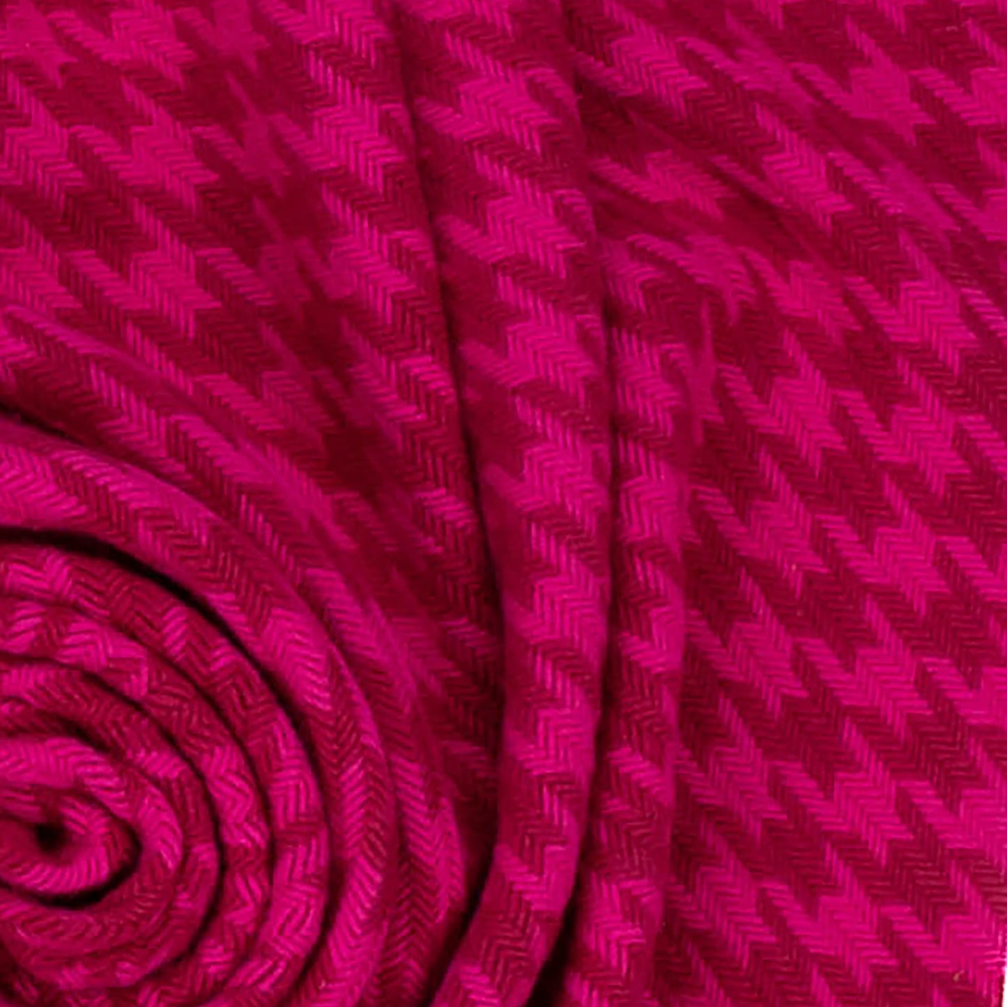 Southampton Home Naturally Weighted Houndstooth Throw ~Pink ~