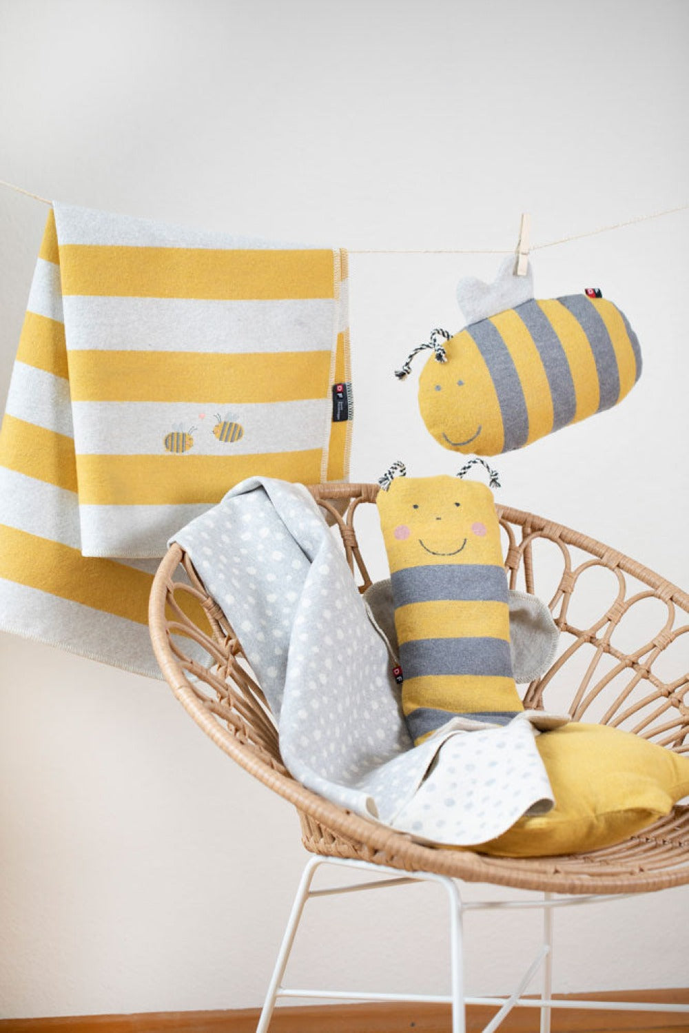 JUWEL Baby Blanket "Stripes with Bees" with Embroidery