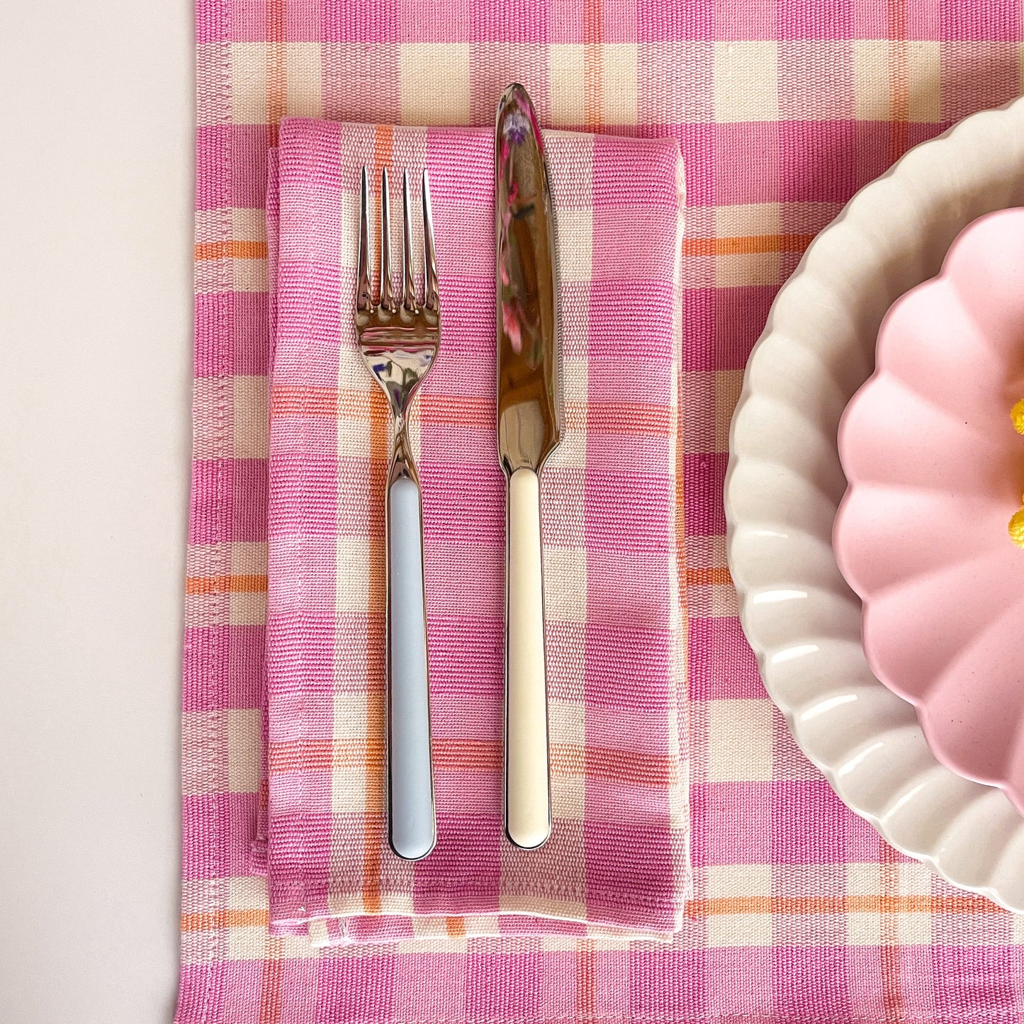 Archive NY Abigail Plaid Dinner Napkin in Bubblegum
