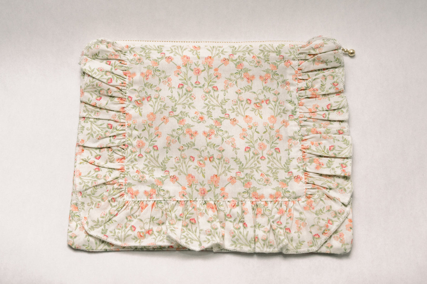 Vintage-Inspired Floral Pouch- Douce Pétale