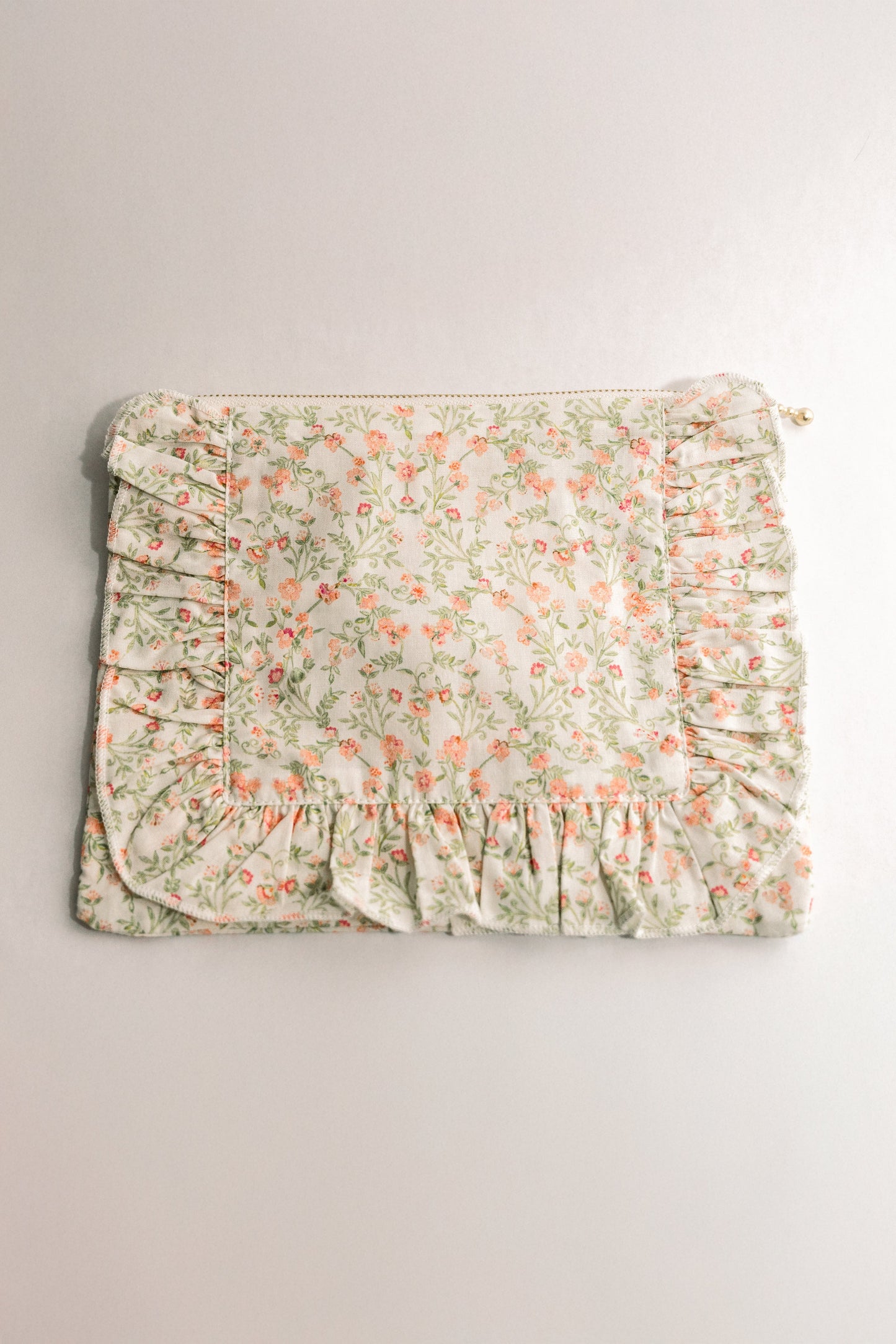 Vintage-Inspired Floral Pouch- Douce Pétale