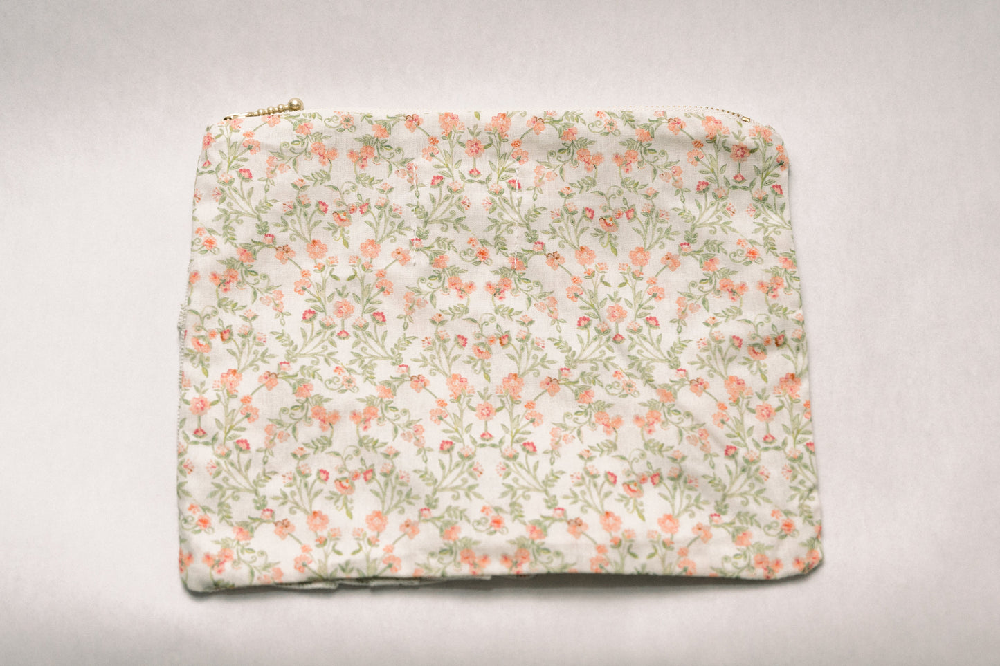 Vintage-Inspired Floral Pouch- Douce Pétale