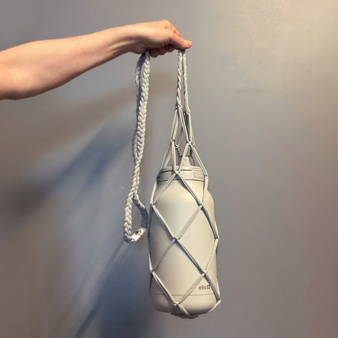 Cross Body Water Bottle Carrier in Black/Perla | Hands Free Portable Bottle Holder | Drinkware Accessories