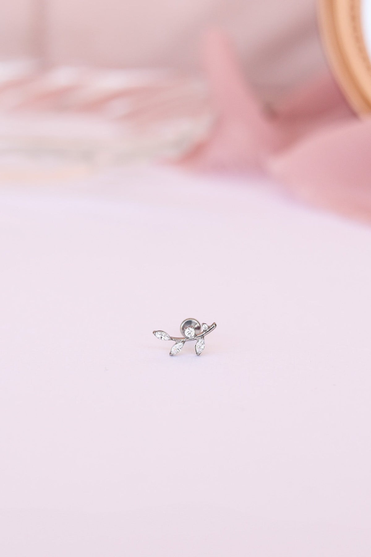 Eden Flat Back Stud