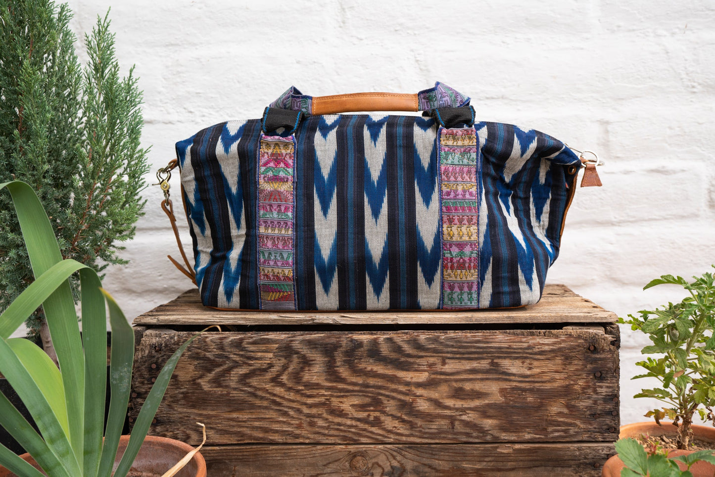 Woven Duffel - White on Indigo Arrows - Tan Leather