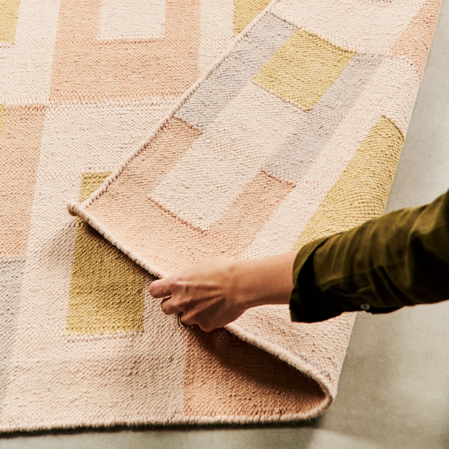 Aari Handwoven Geometric Modern Flat-weave Rug in Calming Hues