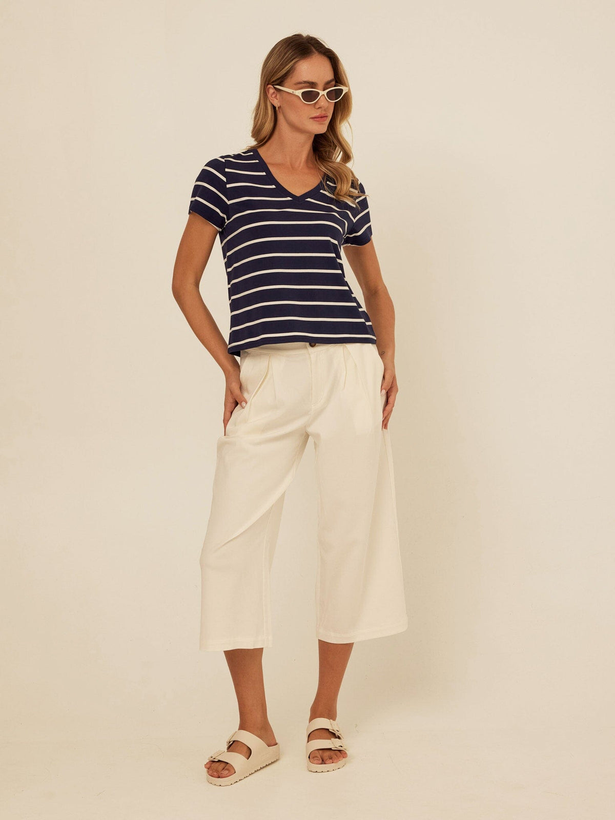 Mikki Stretch Twill Pleated Wide Leg Capri Pant