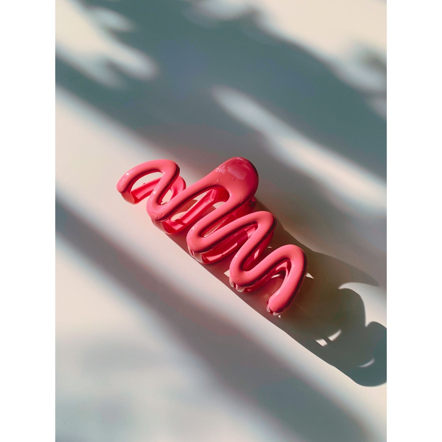 Velvet Claws Hair Clip | '80s Squiggle in Pink | Claw Clip in Velvet Travel Bag