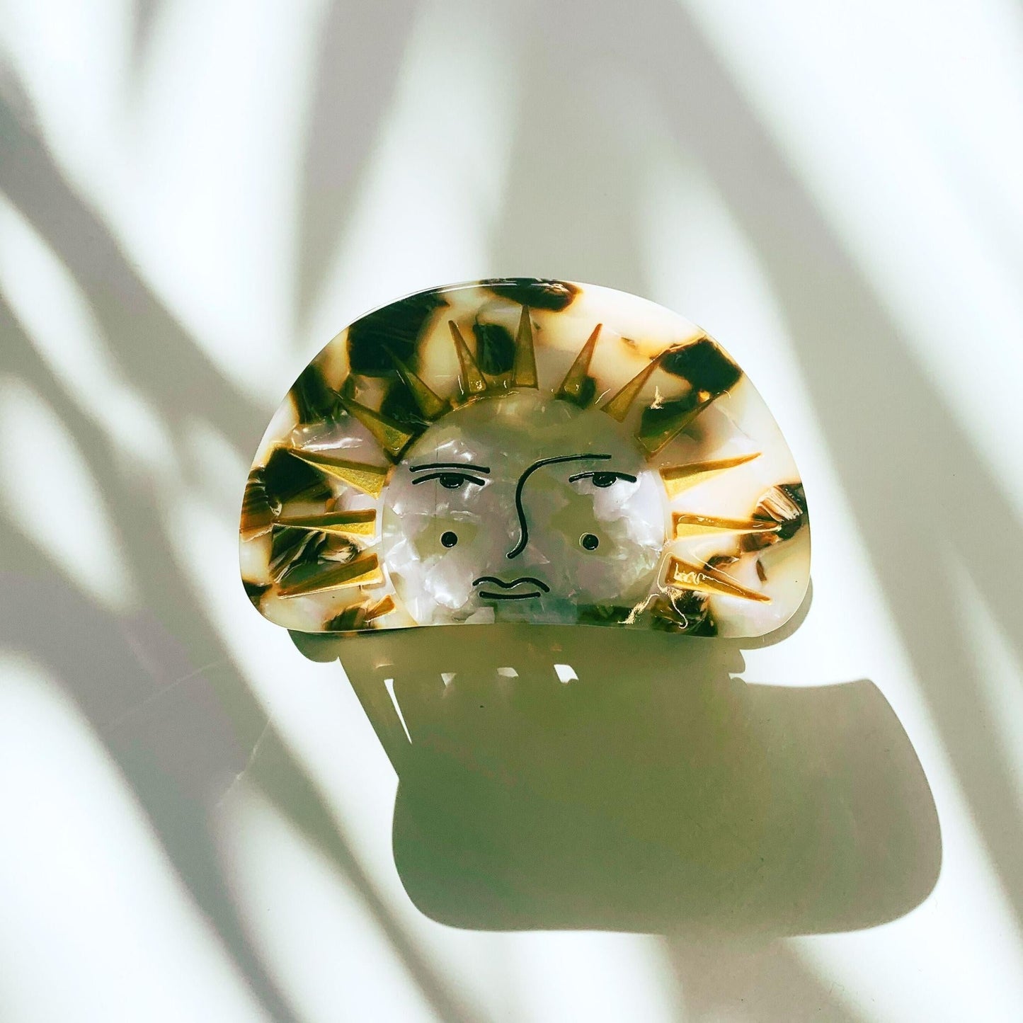 Velvet Claws Mr. Golden Sun Hair Clip | Claw Clip in Velvet Travel Bag