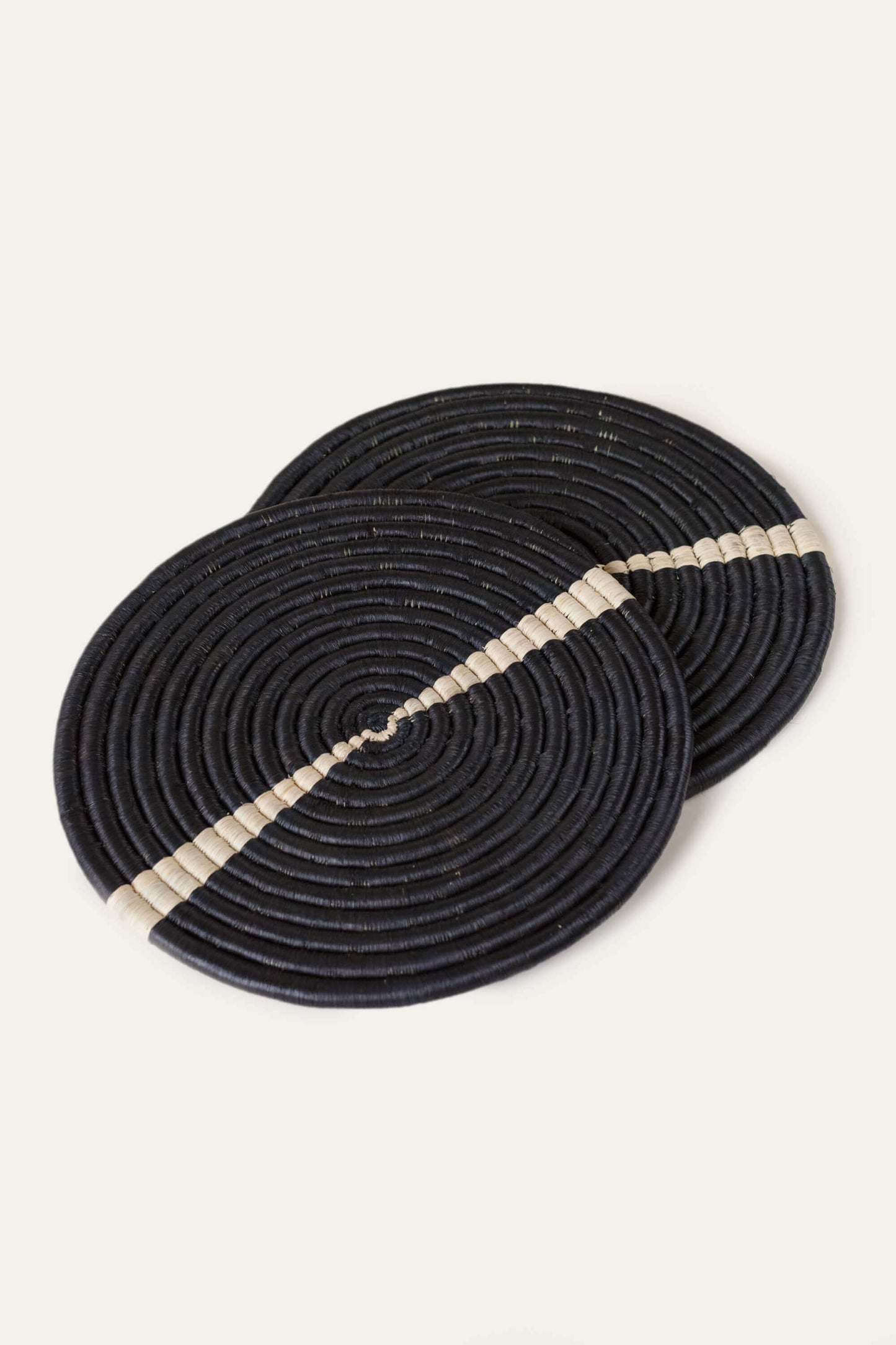 Natural & Black Split Raffia Placemat - Osadia Concept Store