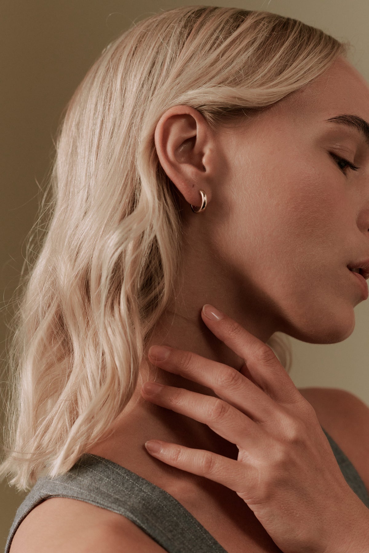 Robbie 14K Solid Gold Hoops