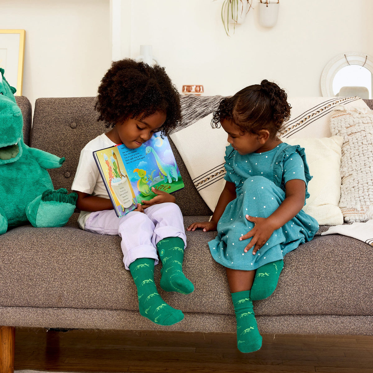 Kids Socks that Give Books - Osadia Concept Store