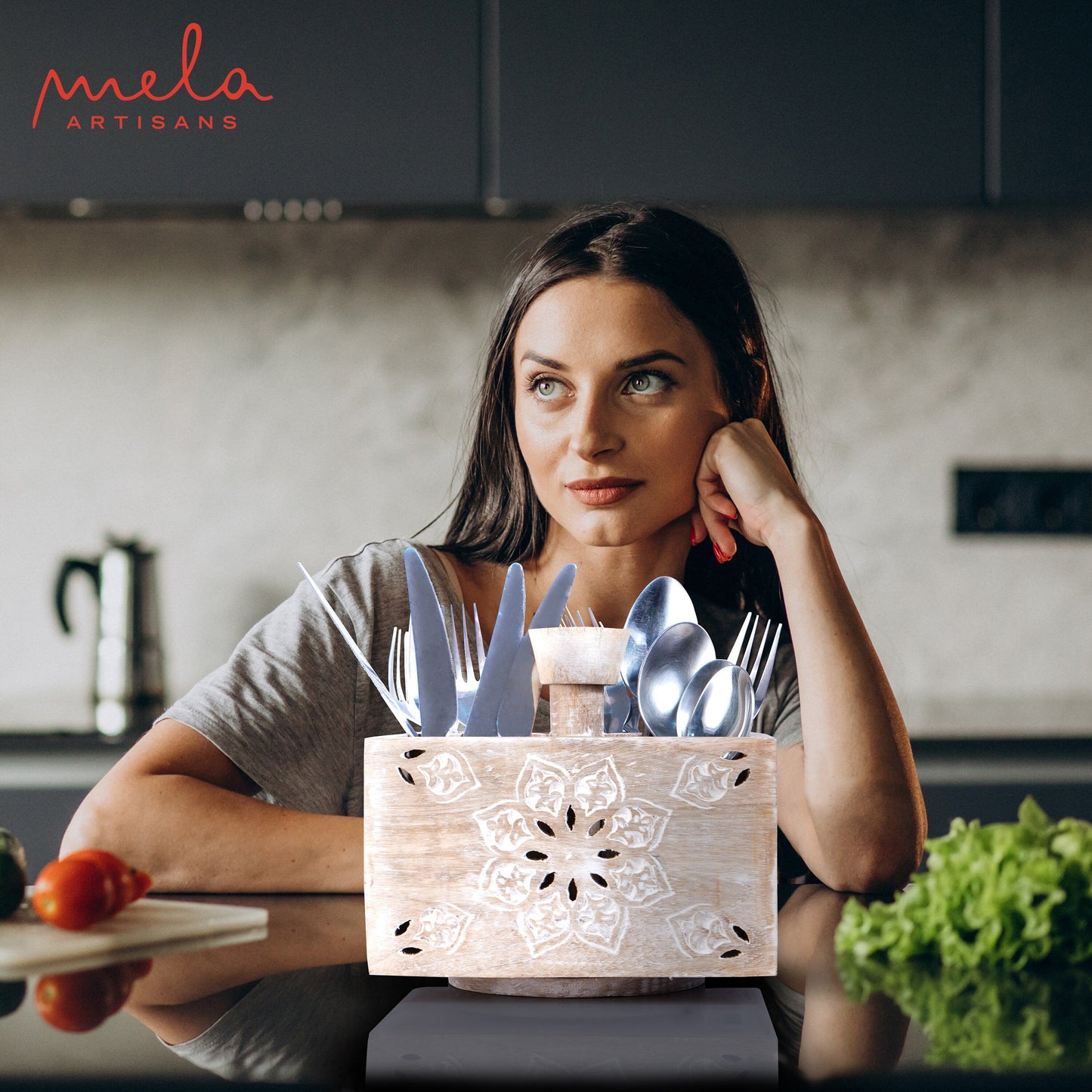 Decorative Wooden Spinning Pen Holder in Whitewash