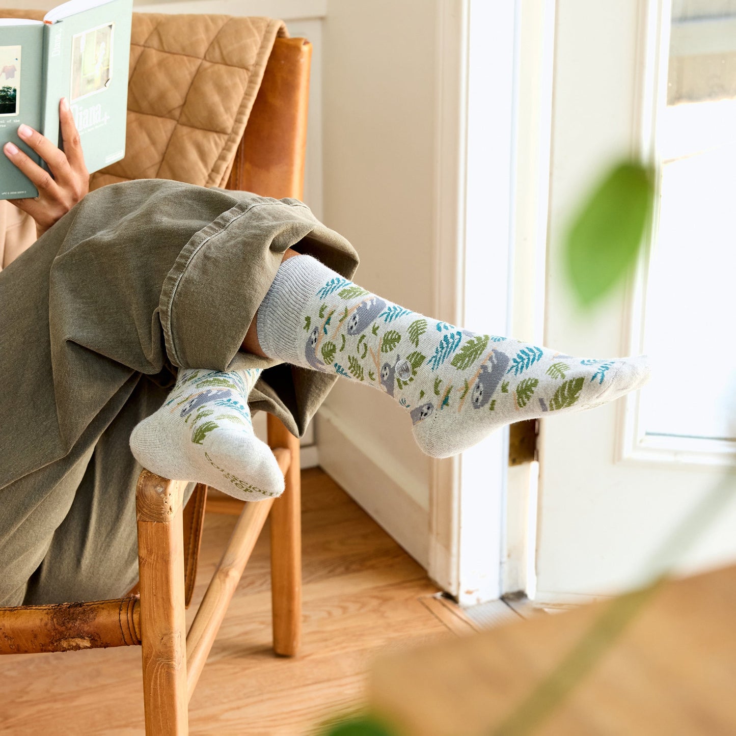 Socks that Protect Sloths - Osadia Concept Store