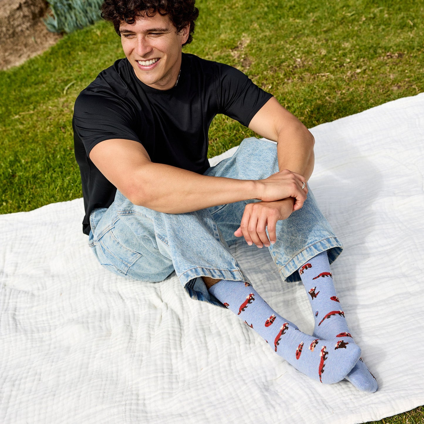 Socks that Protect Red Pandas - Osadia Concept Store