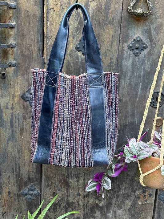 Wanderer Tote - Woven and Navy