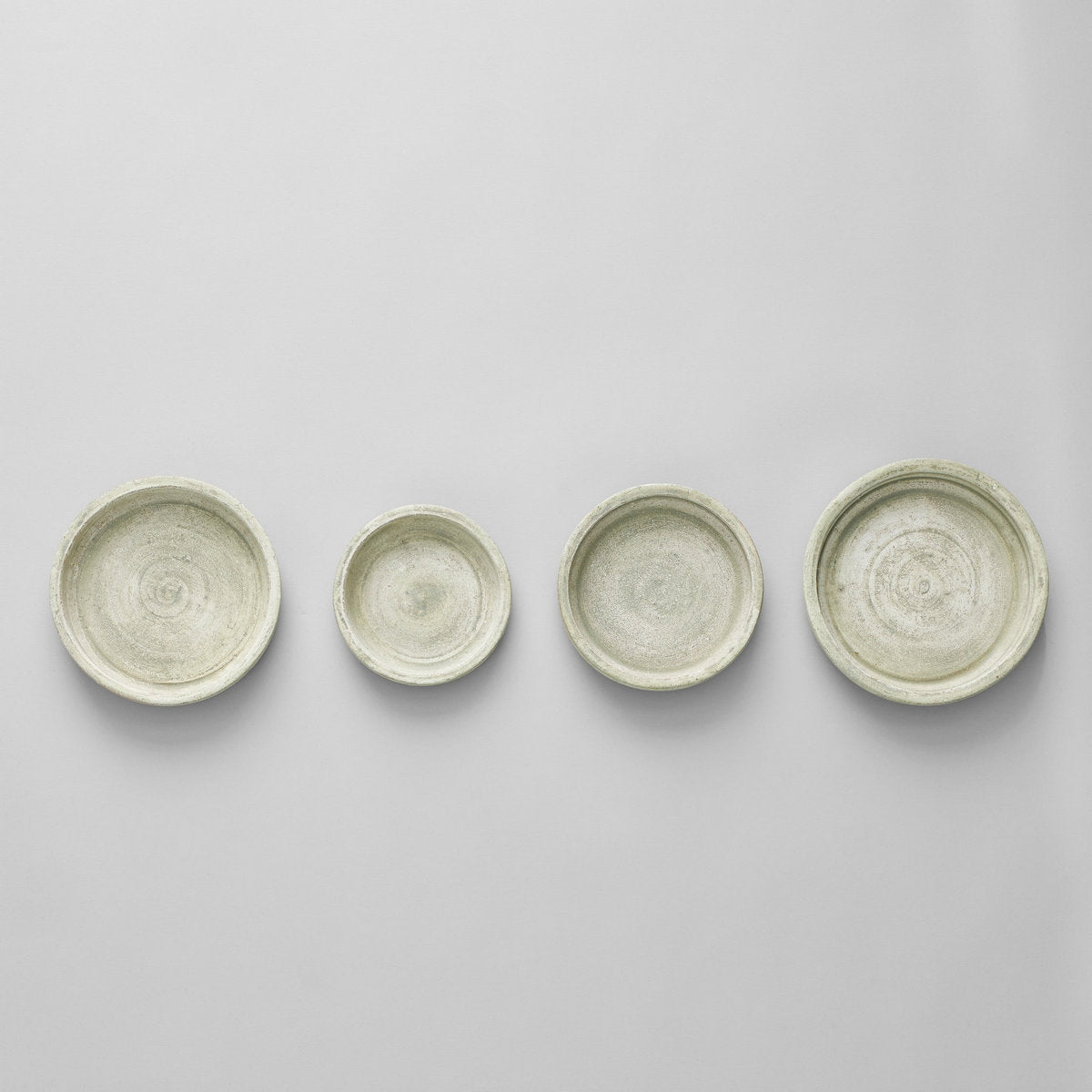 Basic Planter Tray, White Patina