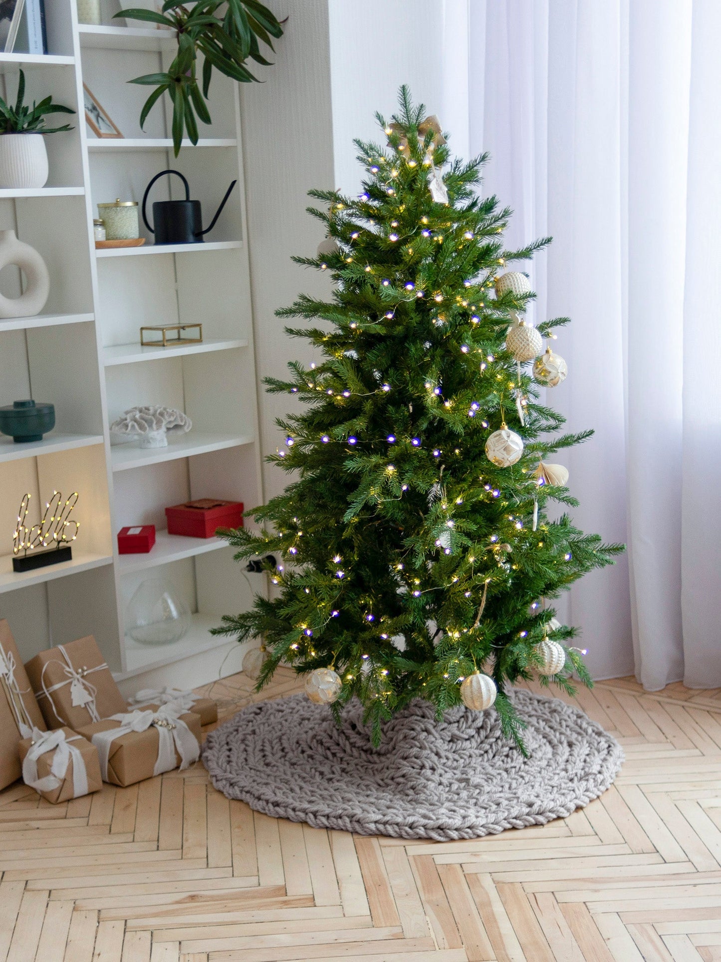 Pale Mauve Chunky-Knitted Christmas Tree Skirt