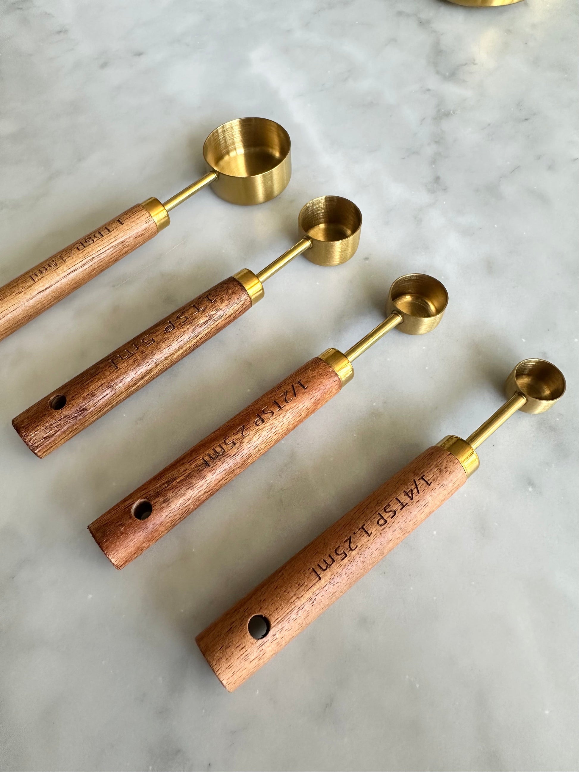 Acacia Wood and Gold Measuring Cups, Set of 8 - Osadia Concept Store