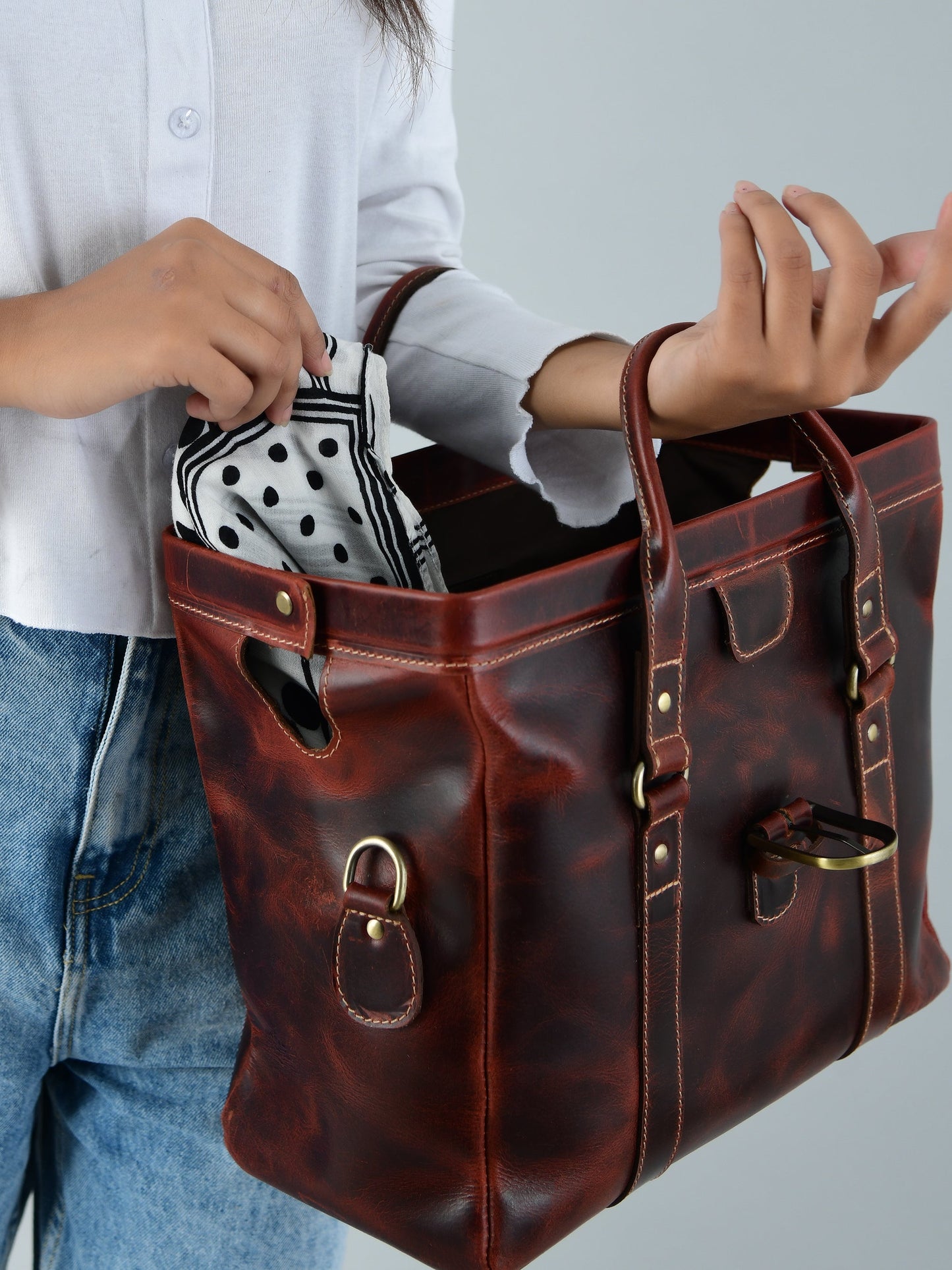 Wineberry Chic Handbag - Osadia Concept Store