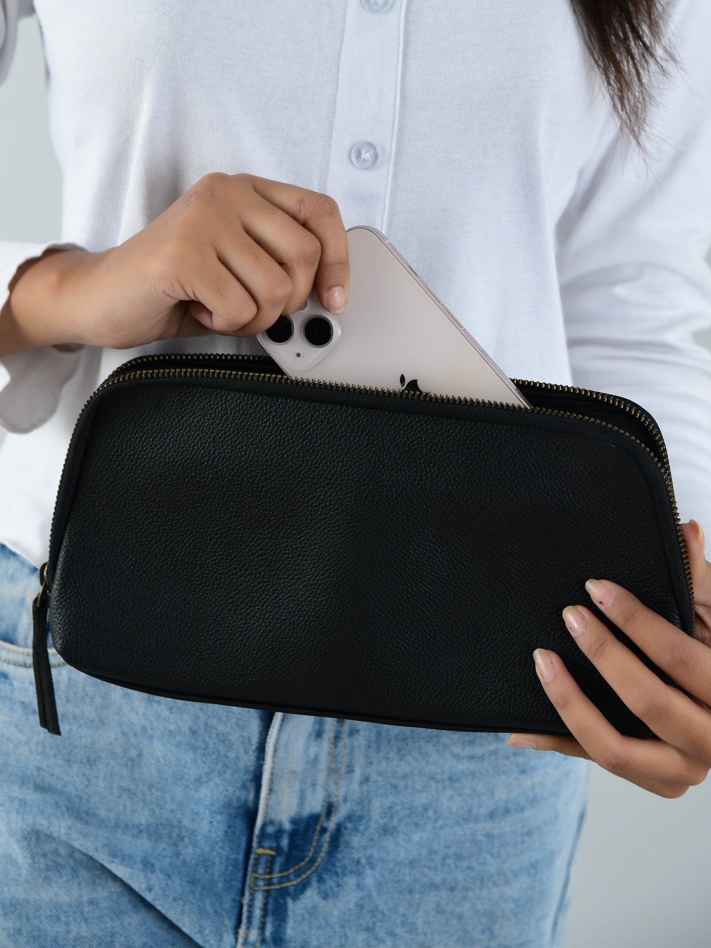 Classic Black Leather Clutch - Osadia Concept Store