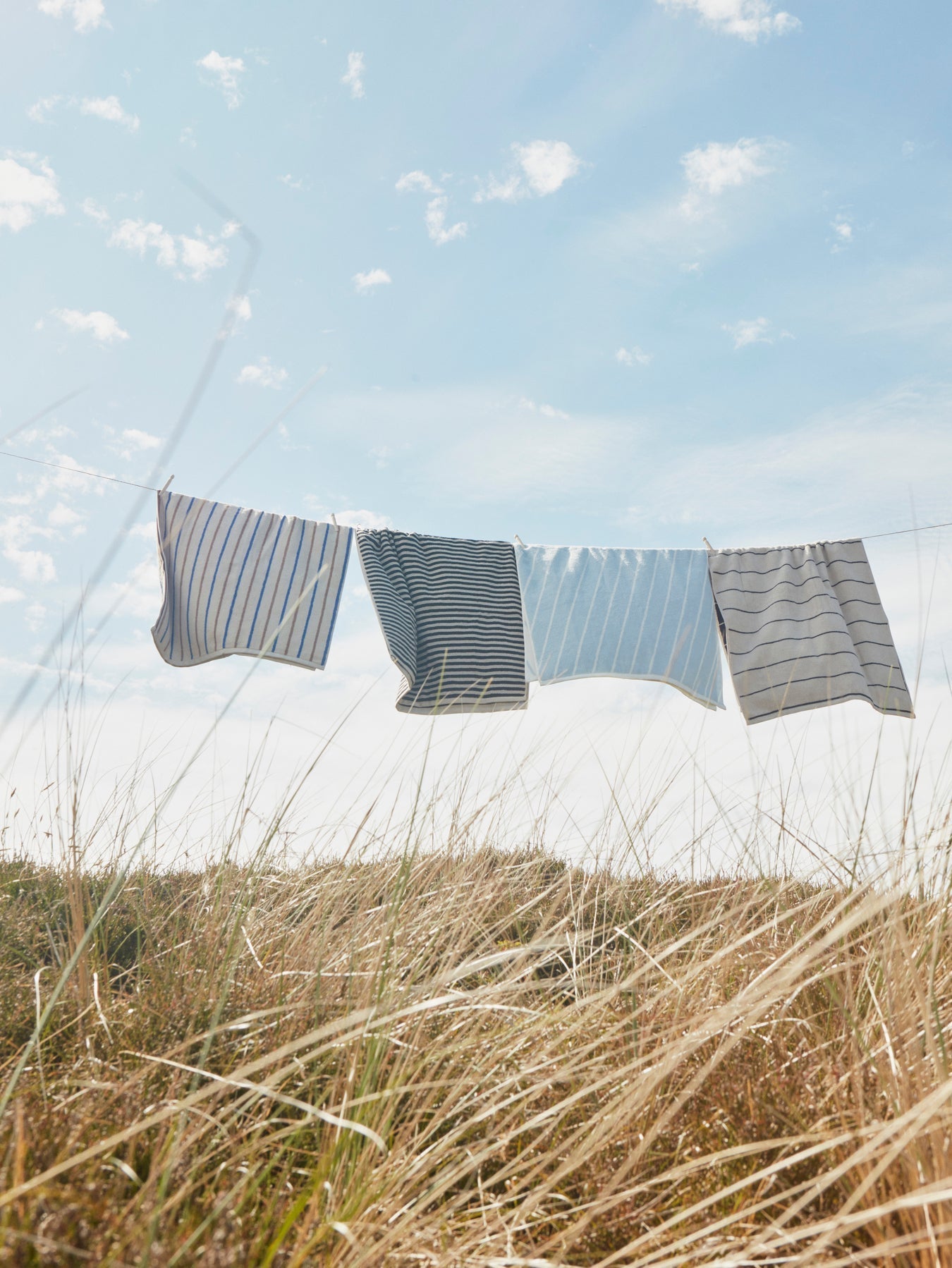 Raita Towel - Medium - Cloud / Ice Blue