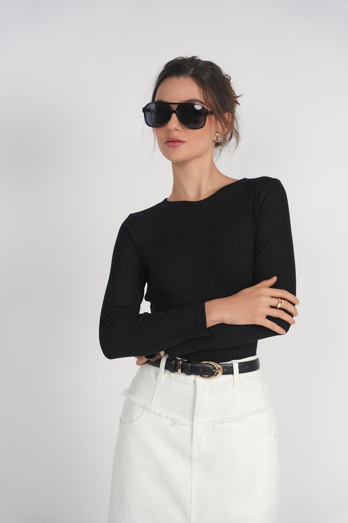 Long Sleeve Ribbed V Neck Tee- Black
