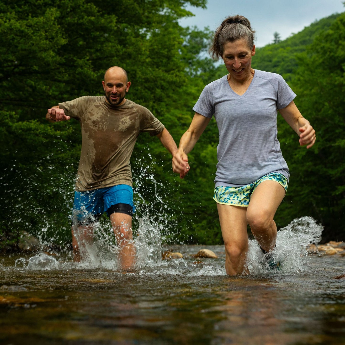 Microweight Women's Wool V-Neck T-Shirt - Woolverino - Osadia Concept Store