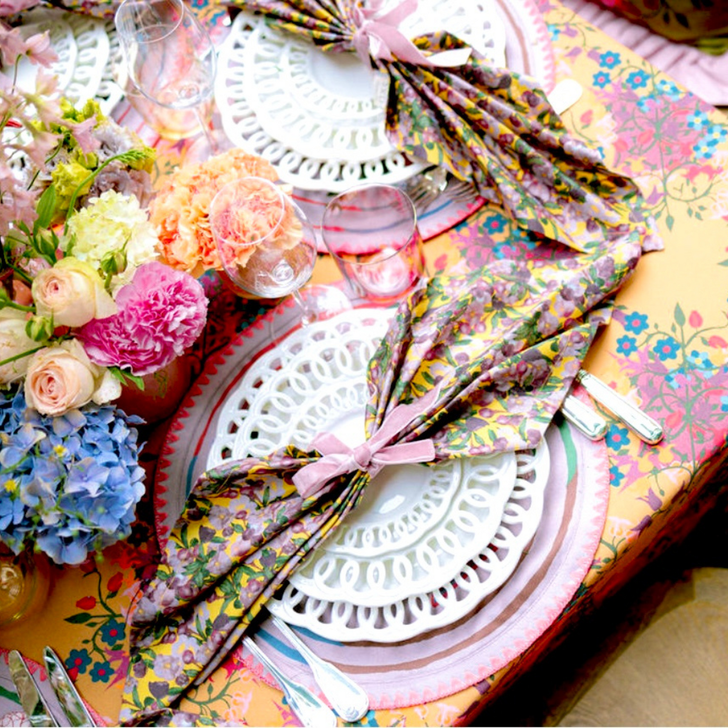 6 Napkins Romance is Dead Yellow - Osadia Concept Store