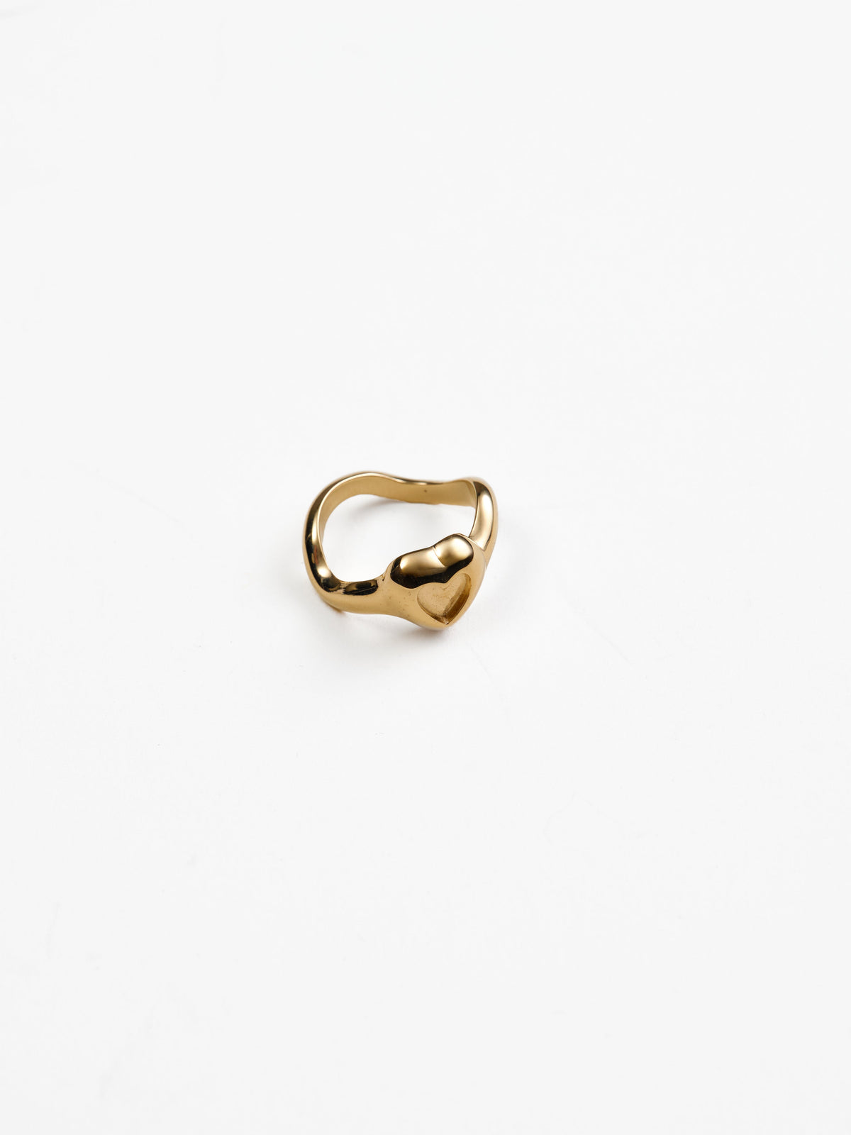 Betsy Heart Ring