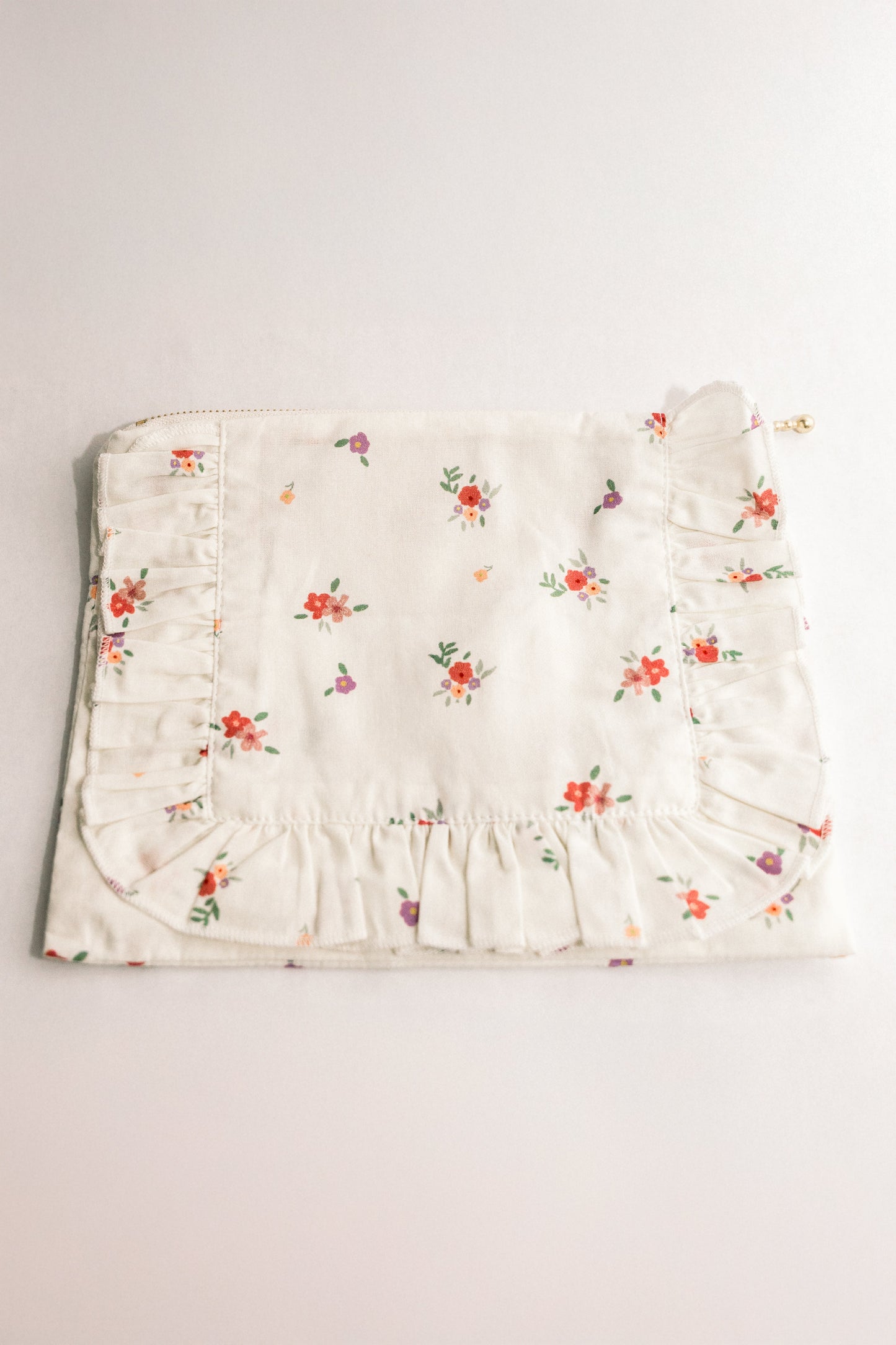 Vintage-Inspired Floral Pouch- Matin au Jardin - Osadia Concept Store