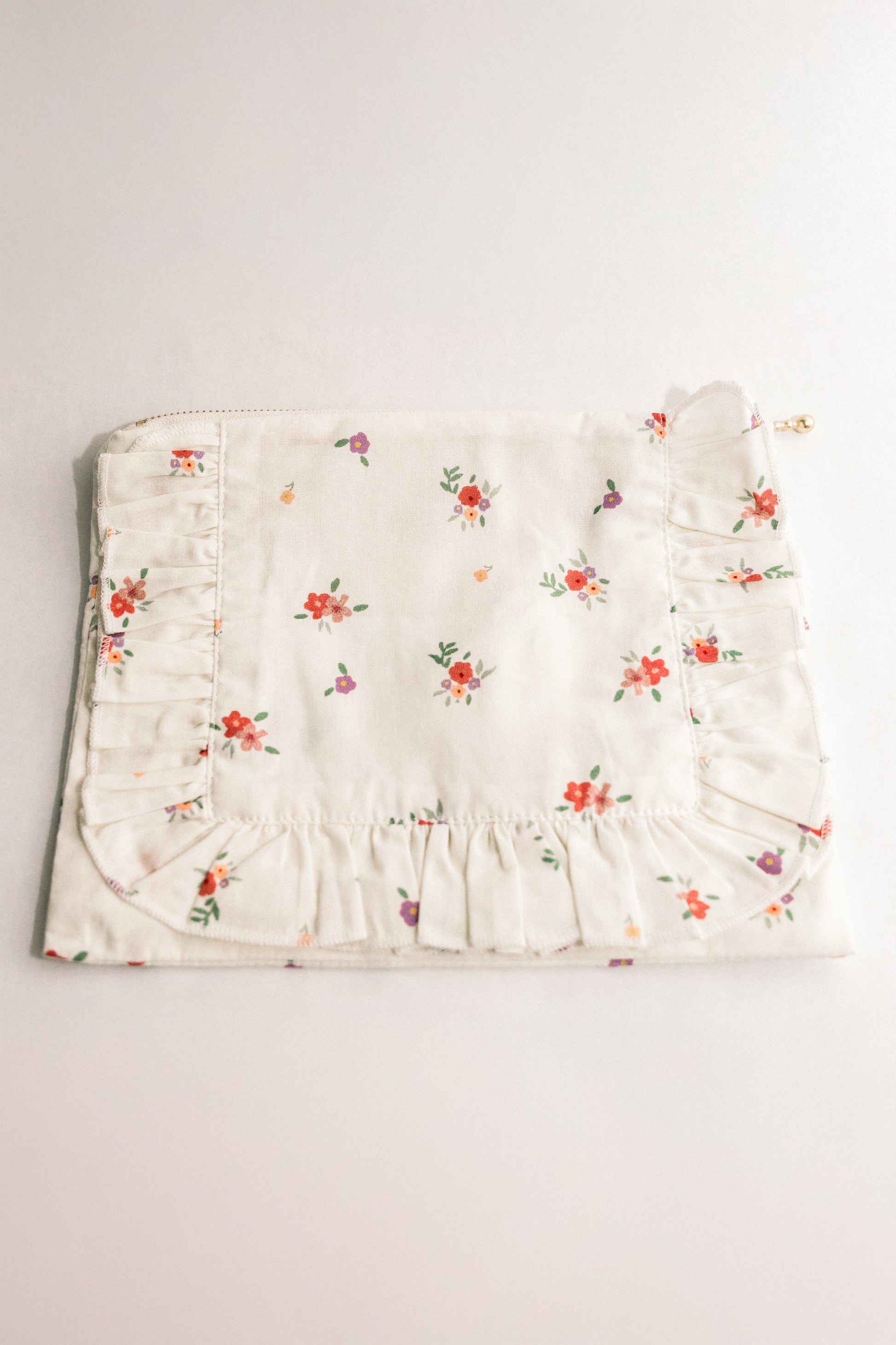 Vintage-Inspired Floral Pouch- Matin au Jardin - Osadia Concept Store