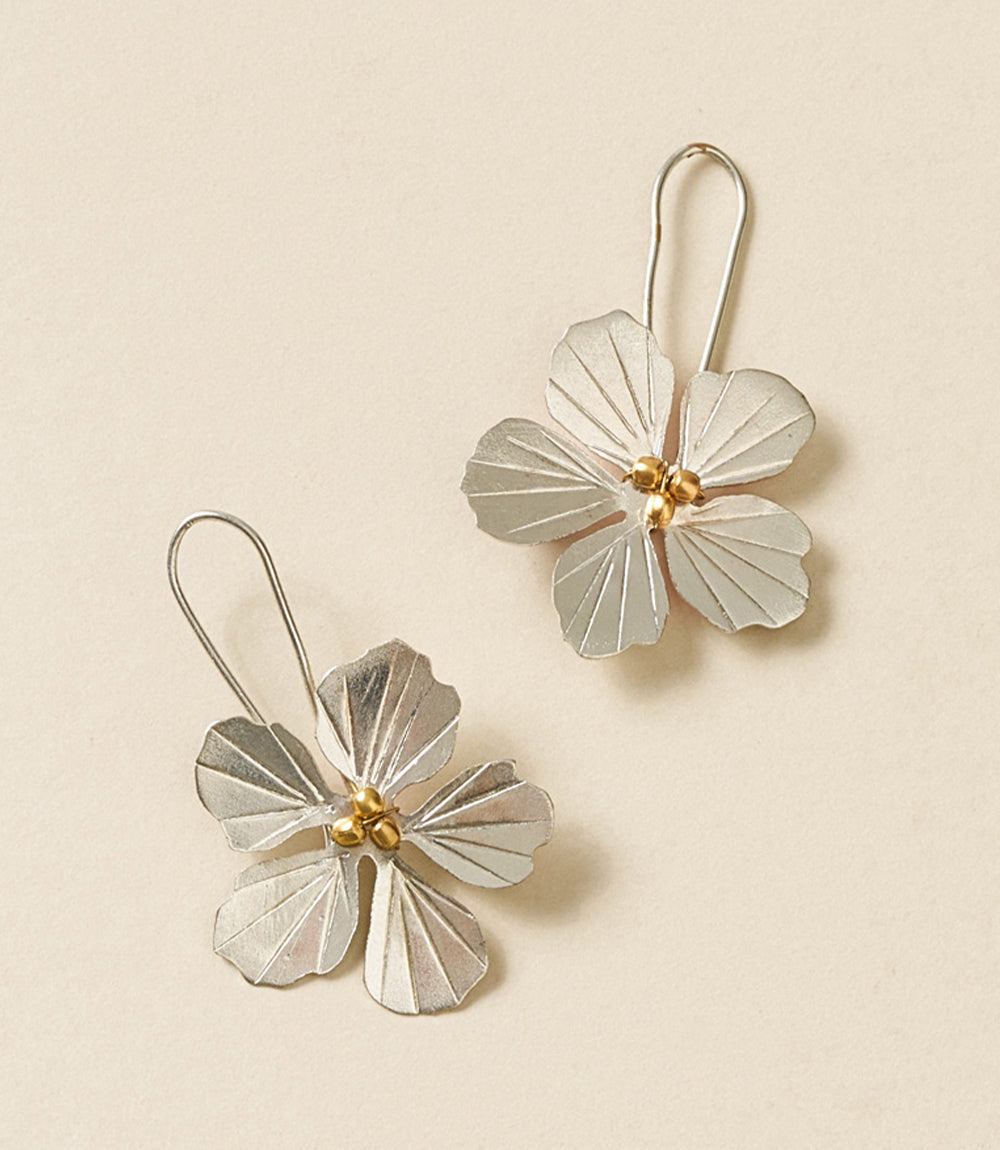 Sayuri Flower Drop Earrings - Osadia Concept Store