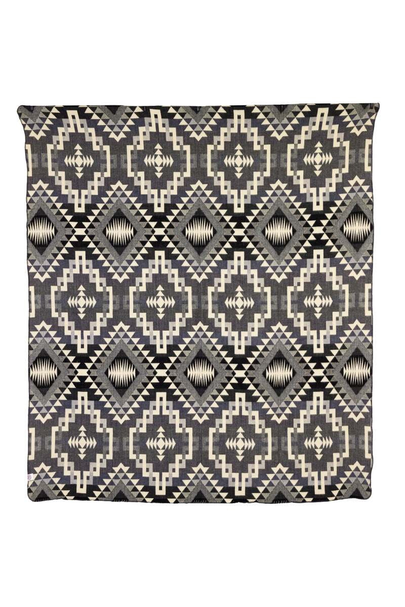 Yachana Collection - Interlocking Lines Gray Black and Cream
