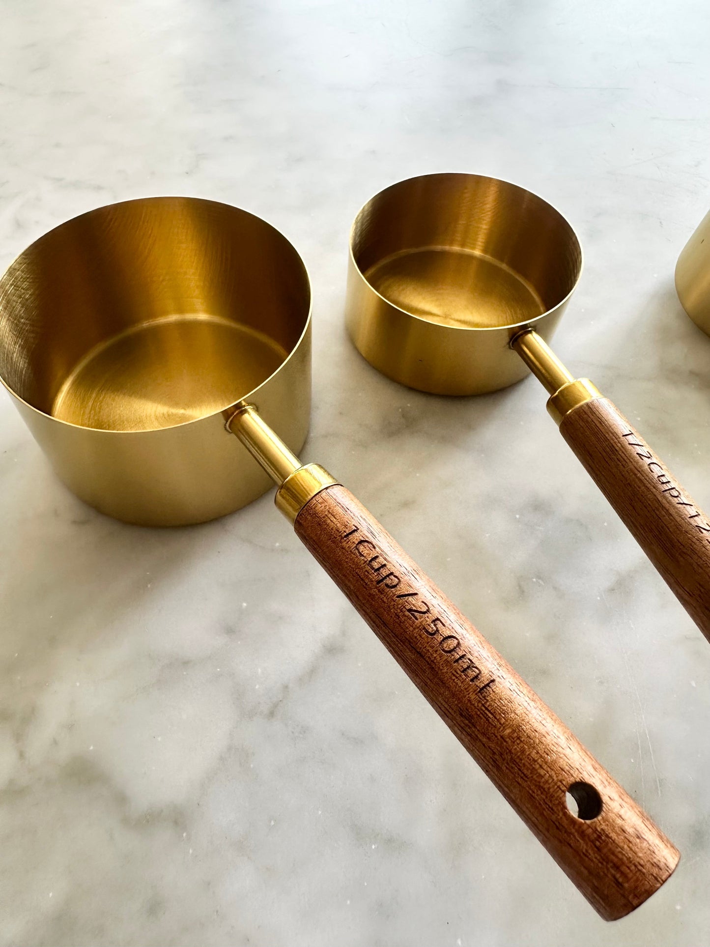 Acacia Wood and Gold Measuring Cups, Set of 8 - Osadia Concept Store