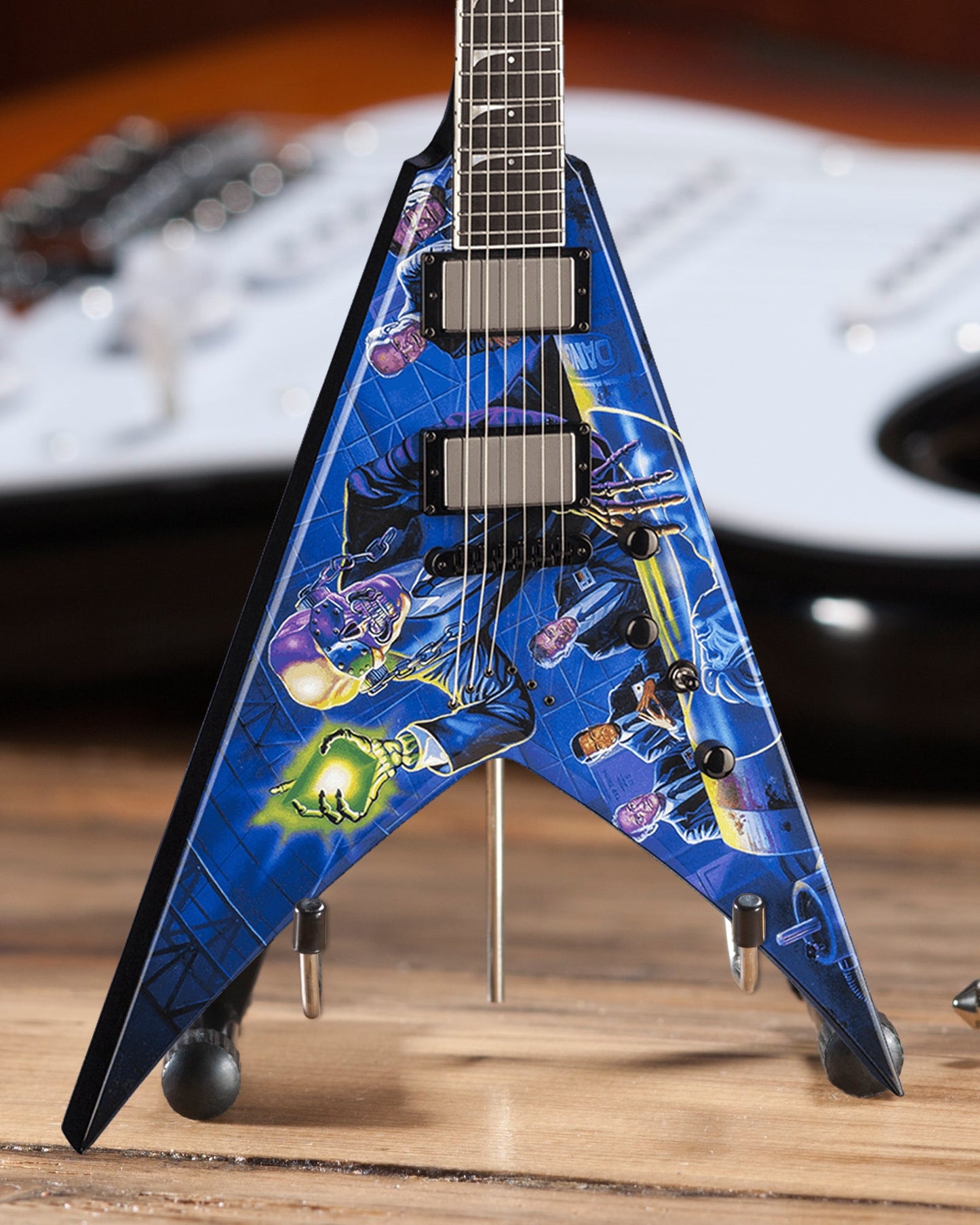 Licensed MEGADETH - Dave Mustaine Signature V Rust In Peace Mini Guitar - Osadia Concept Store