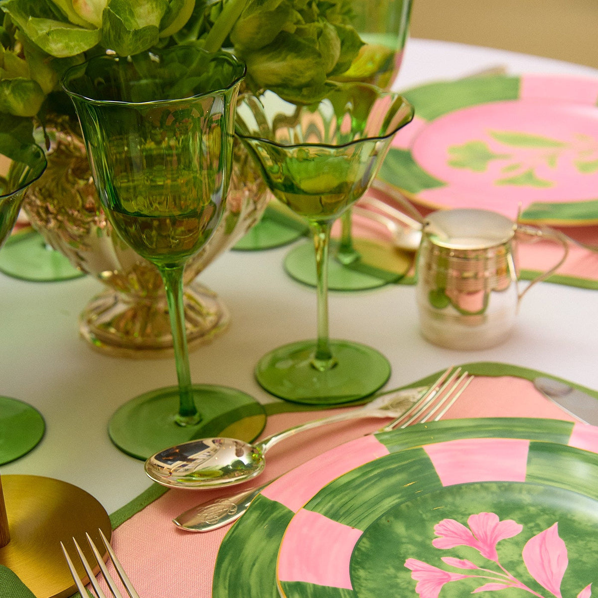 S/4 Lily Green Handblown Wine Glass