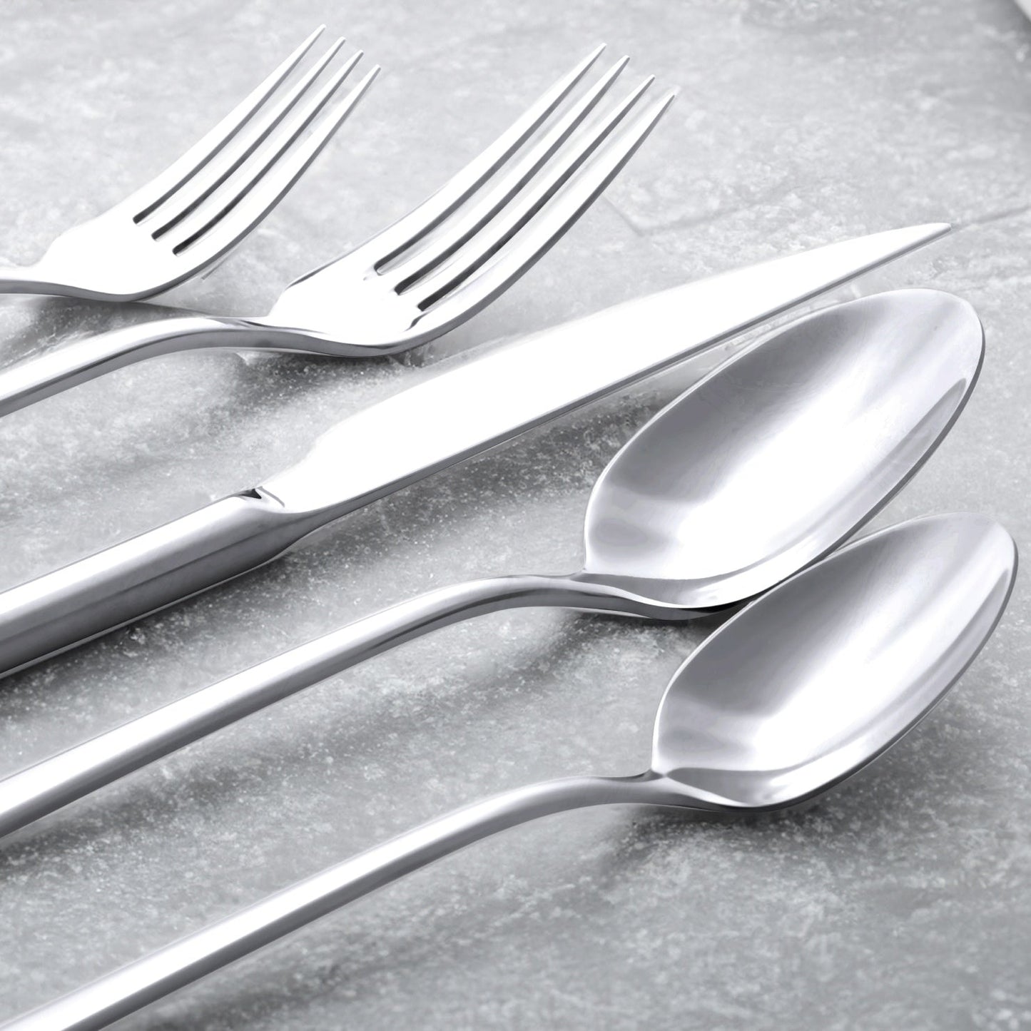 Emilia Mirror 20-Piece Flatware Set - Osadia Concept Store