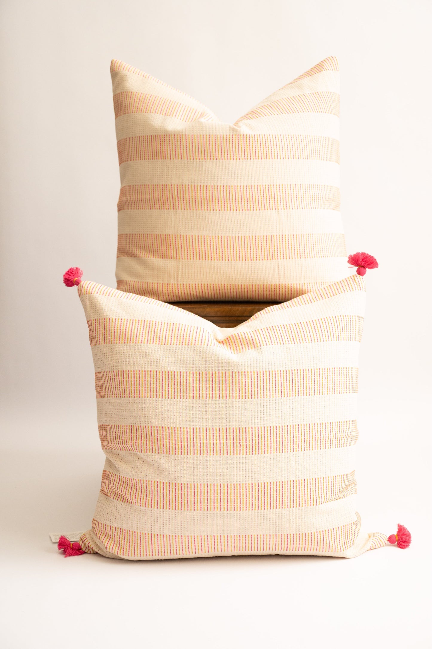 Ransia Handloom Pillow 24"x24"