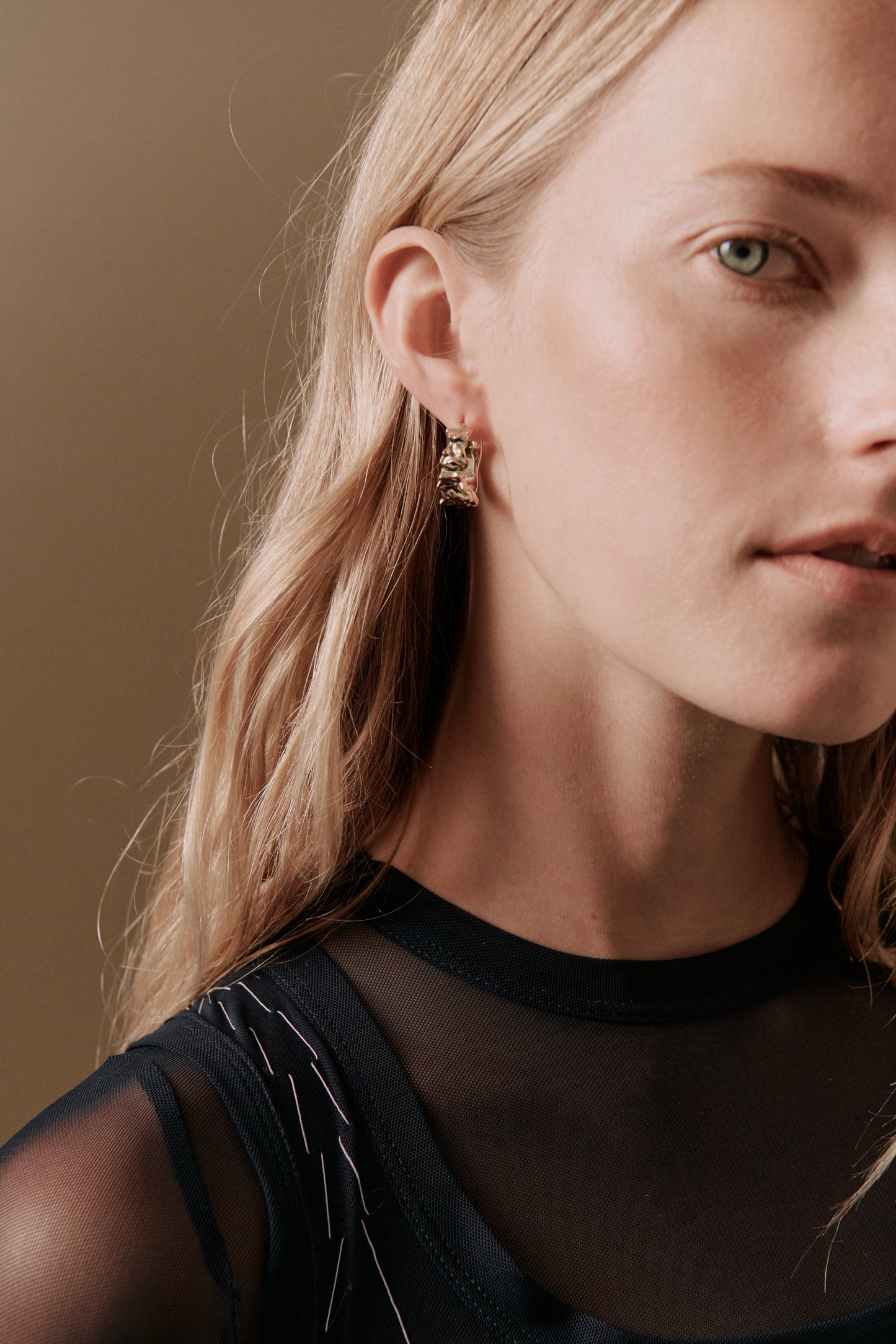 Anna Uneven Hoops