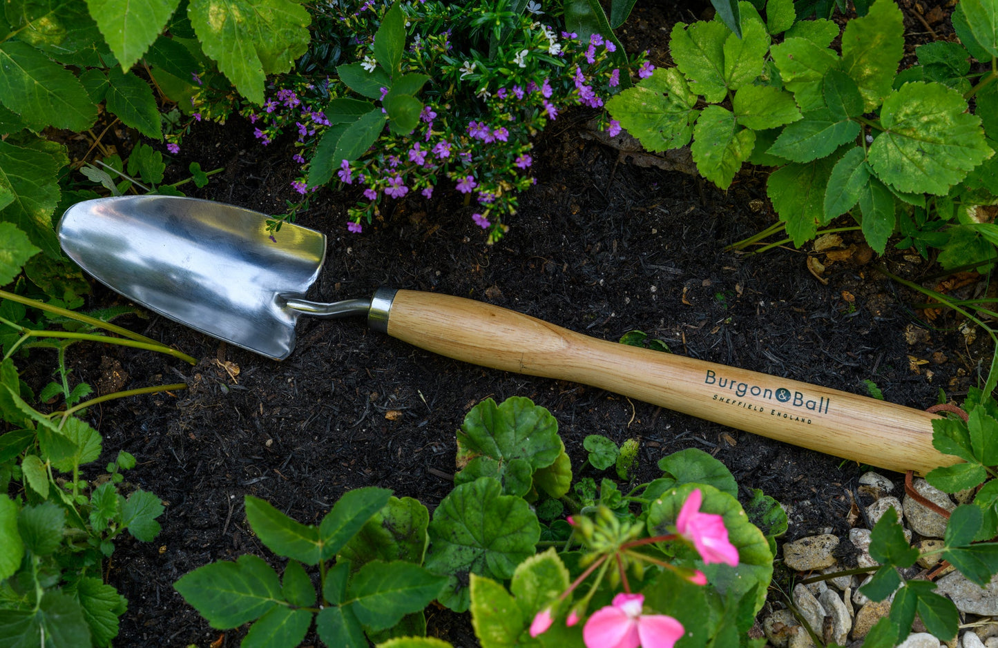 Burgon & Ball® Mid-Handled Stainless Steel Trowel, RHS Endorsed