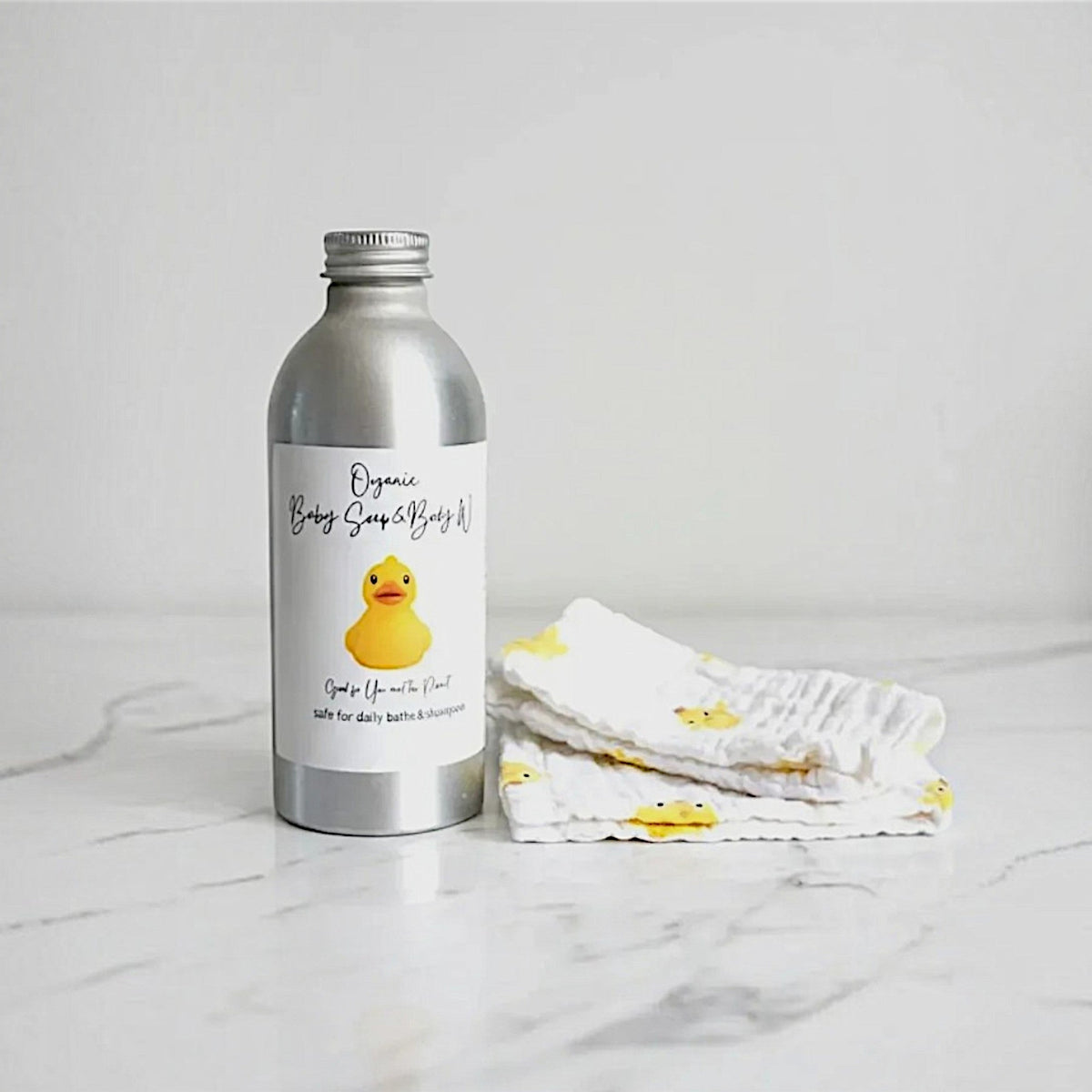Organic Baby Wash and Shampoo with Set of Gauze Wash Cloths