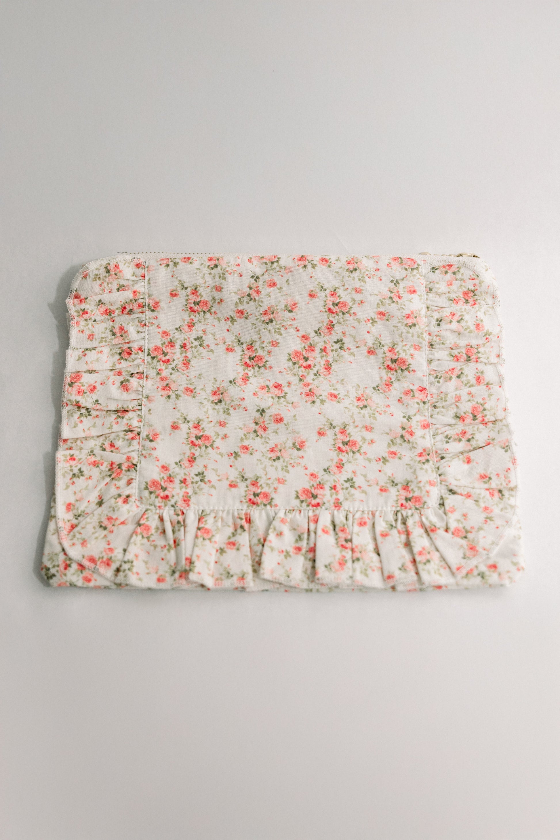 Vintage-Inspired Floral Pouch- Églantine - Osadia Concept Store