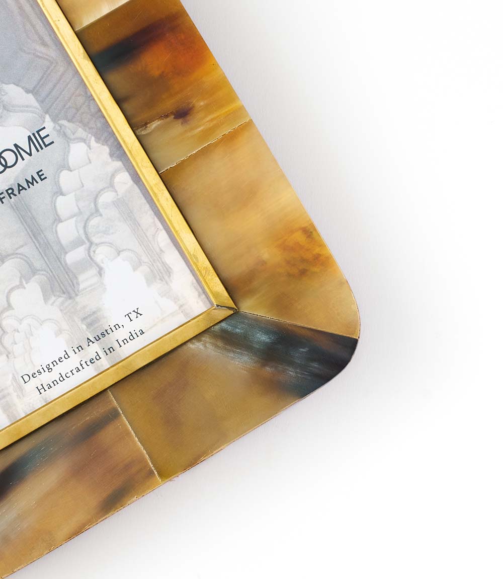 Kachhua 4x6 Rounded Picture Frame - Horn, Brass Inlay - Osadia Concept Store