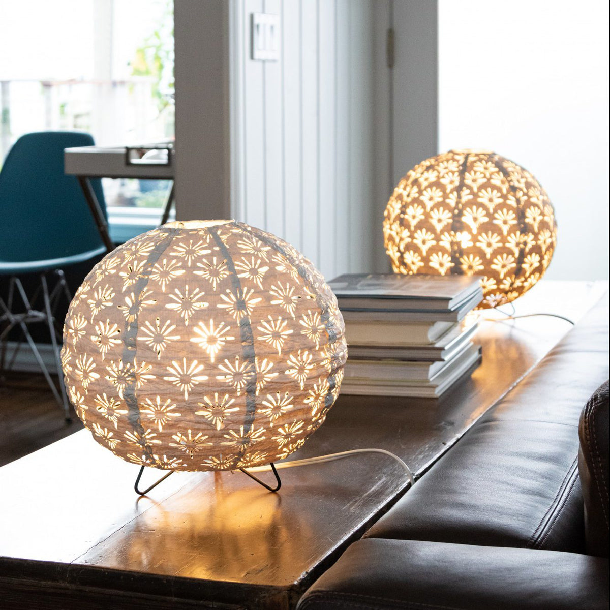Soji Stella Solace Globe Deco Table Lamp