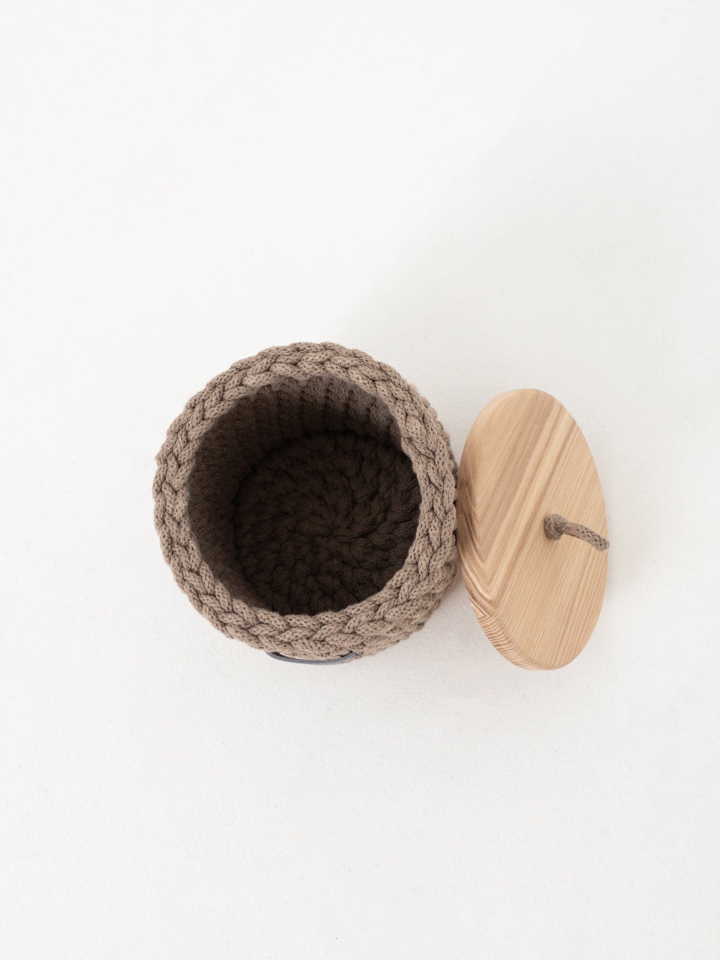Round Storage Baskets w/ Wooden Lid