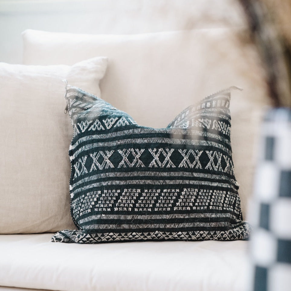 Desert Stripe Cactus Silk Pillow | Black - Osadia Concept Store